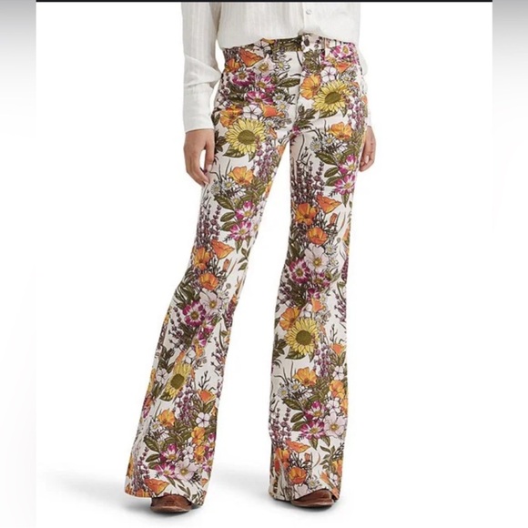 WRANGLER ANTHROPOLOGIE WANDERER FLORAL BOHO BOHEMIAN 70S FEMININE FLARE JEANS - Picture 8 of 16